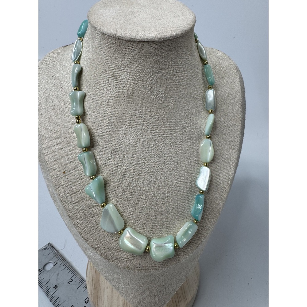 Vintage Seafoam Green Mother of Pearl Shell Bead Necklace Gold Tone 16 Inch